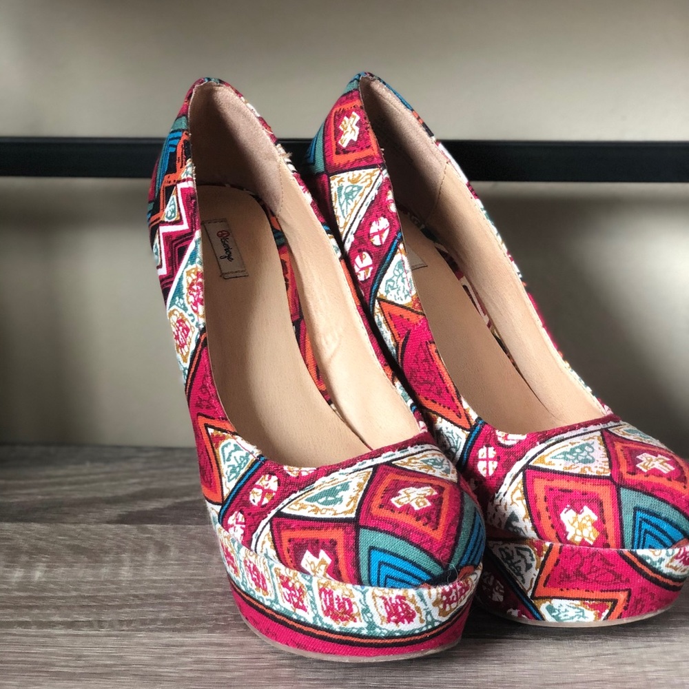 COPY - Like New Olsenboye Wedge Pump